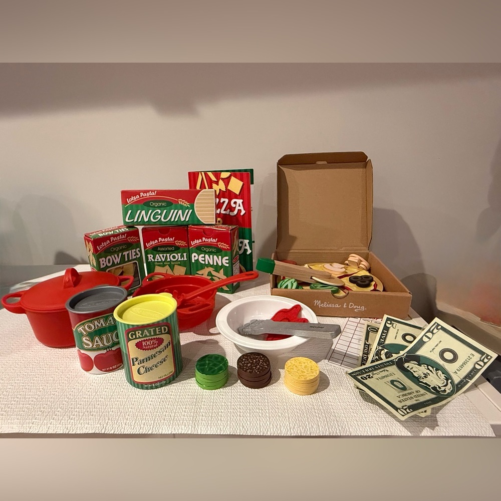 Melissa & Doug Pasta and Pizza Play Set with Red and Green Accents
